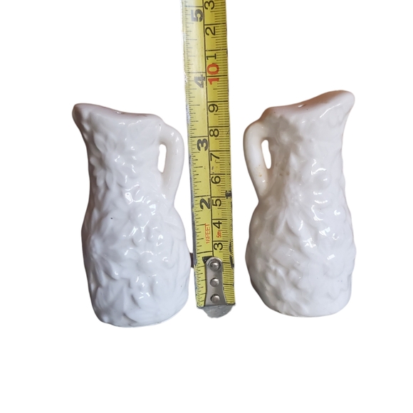 Vintage sunflower pitcher S&P - Picture 2 of 3